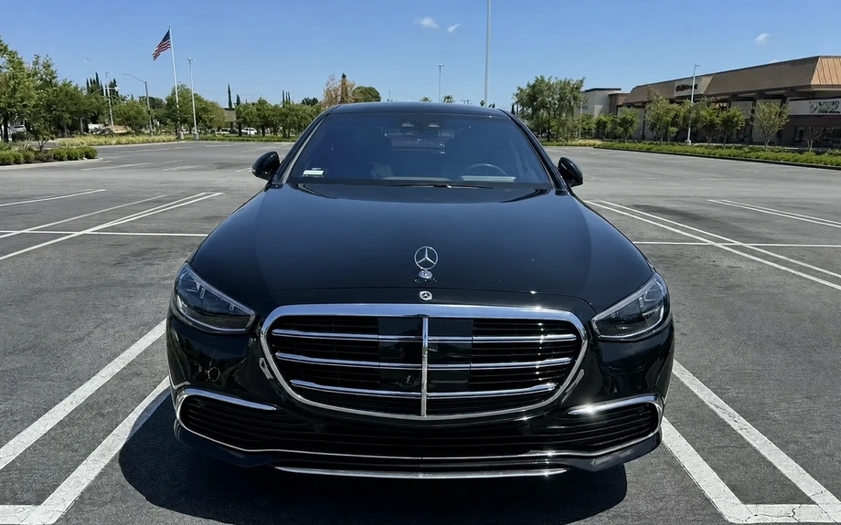 Real black Mercedes-Benz S580 in the Gate & Mile fleet